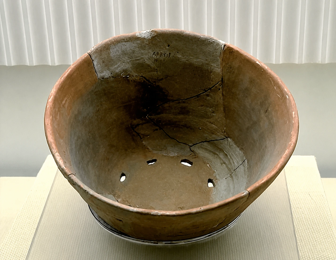 Old earthenware zeng for making Zenggao